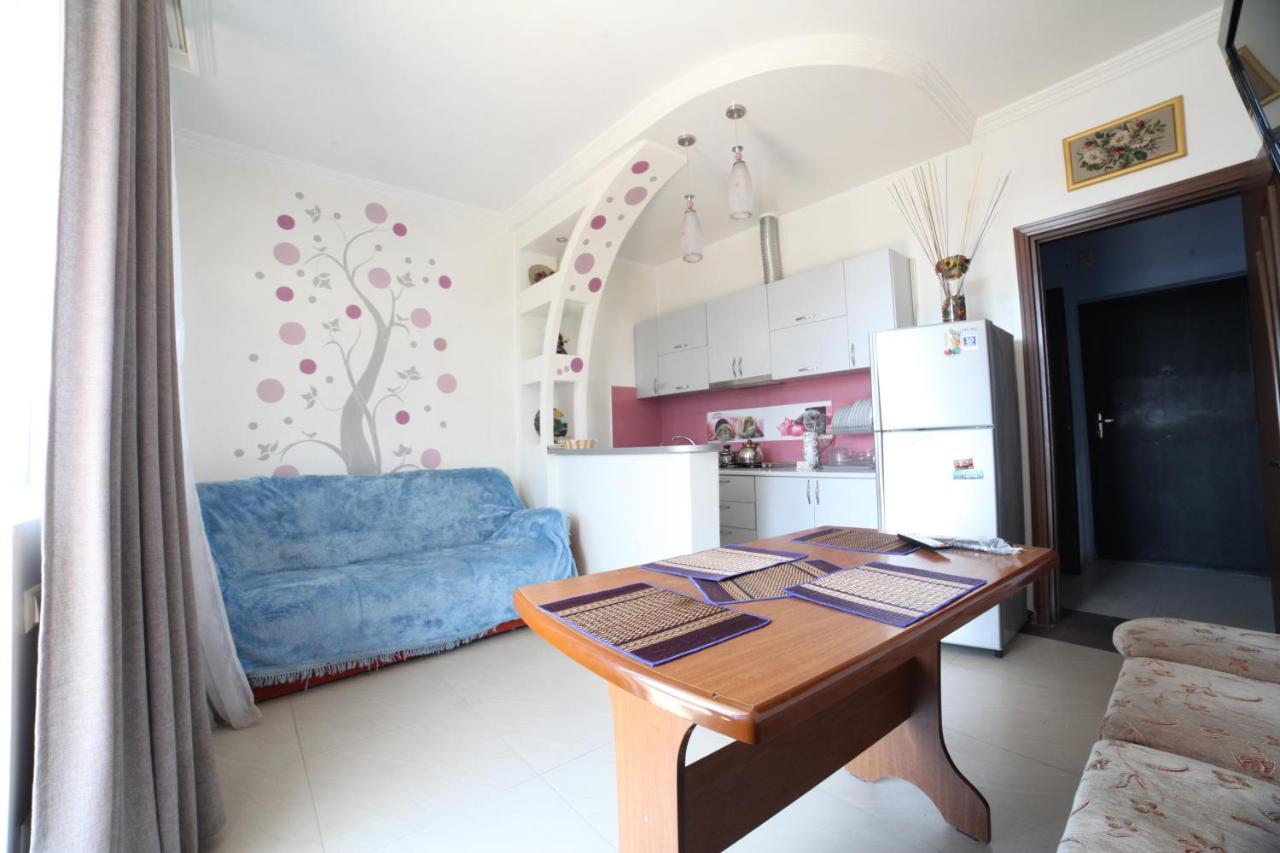Apartment On Lermontova Batumi Exteriér fotografie