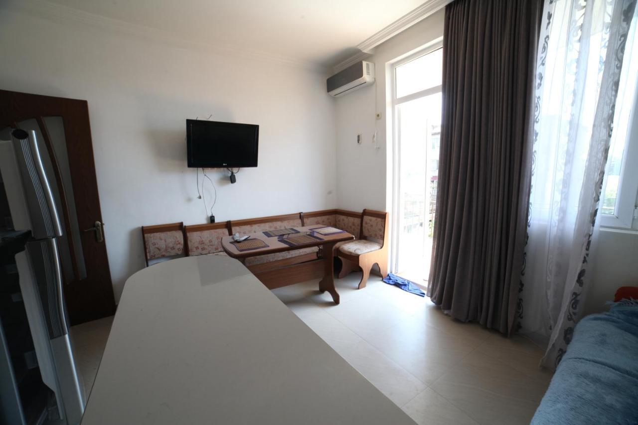 Apartment On Lermontova Batumi Exteriér fotografie