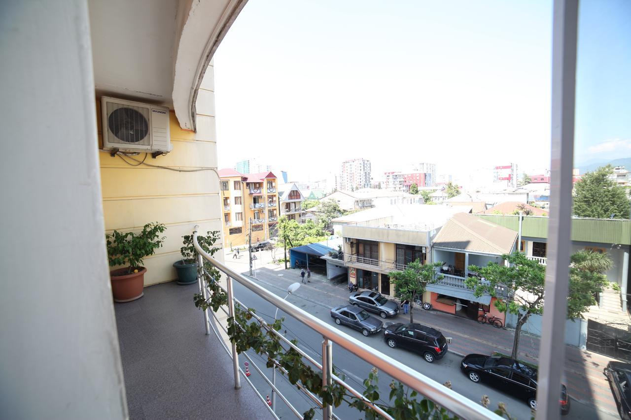 Apartment On Lermontova Batumi Exteriér fotografie